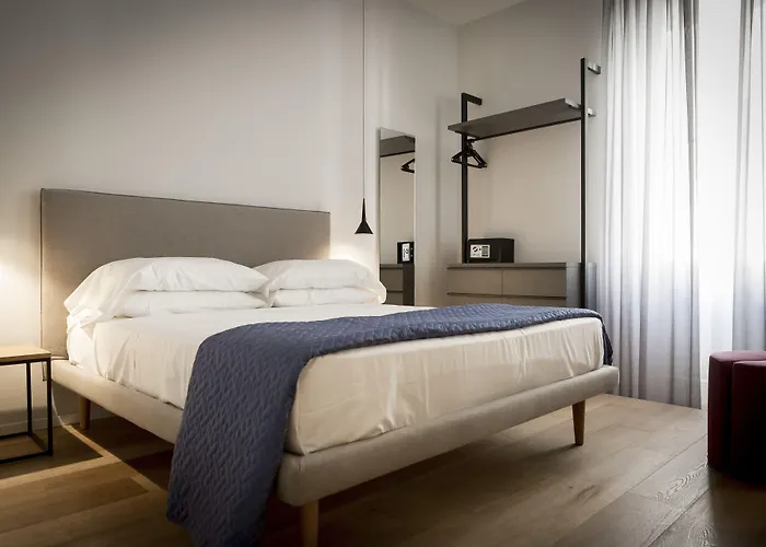 411 - & Триест