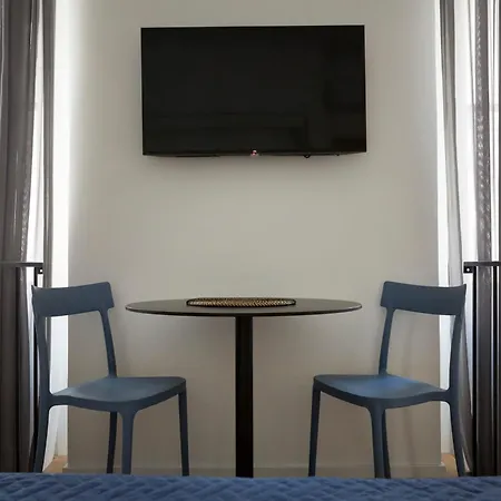 411 E 411 Ii - & Guest house Trieste