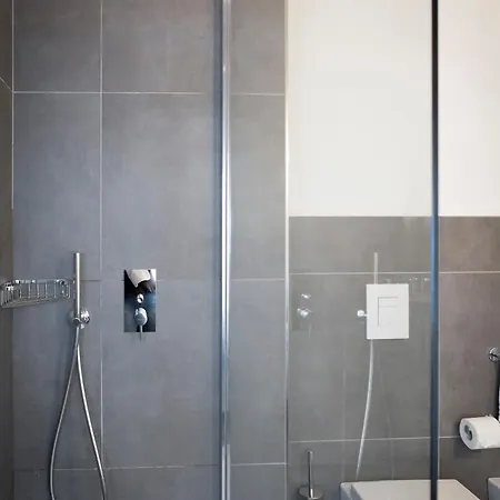411 E 411 Ii - & 4*