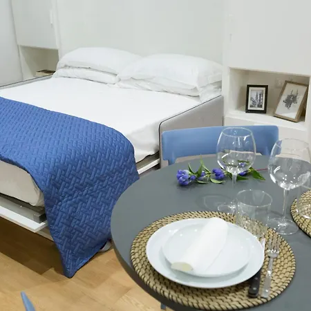 411 E 411 Ii - & Guest house