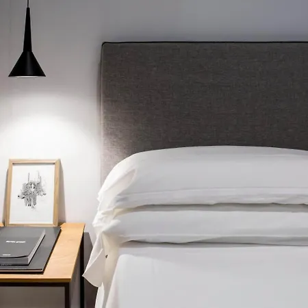 411 E 411 Ii - & Guest house 4*
