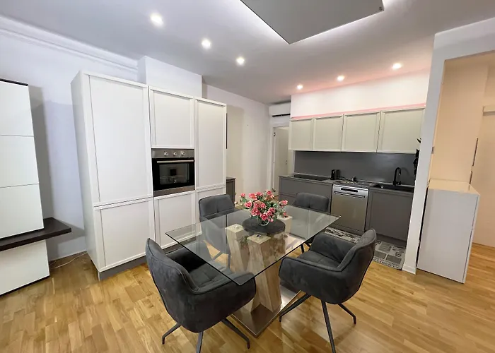 411 - & ゲストハウス 4*