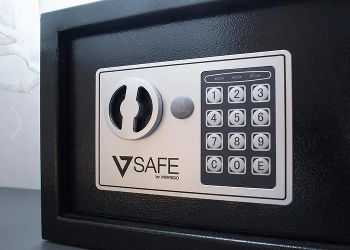 ゲストハウス 411 - & 4*