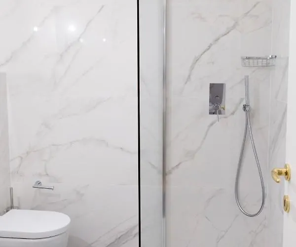 411 - & ゲストハウス 4*